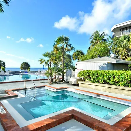 Papaya Place By Avantstay Great Location W Balcony Outdoor Dining Shared Pool Hot Tub